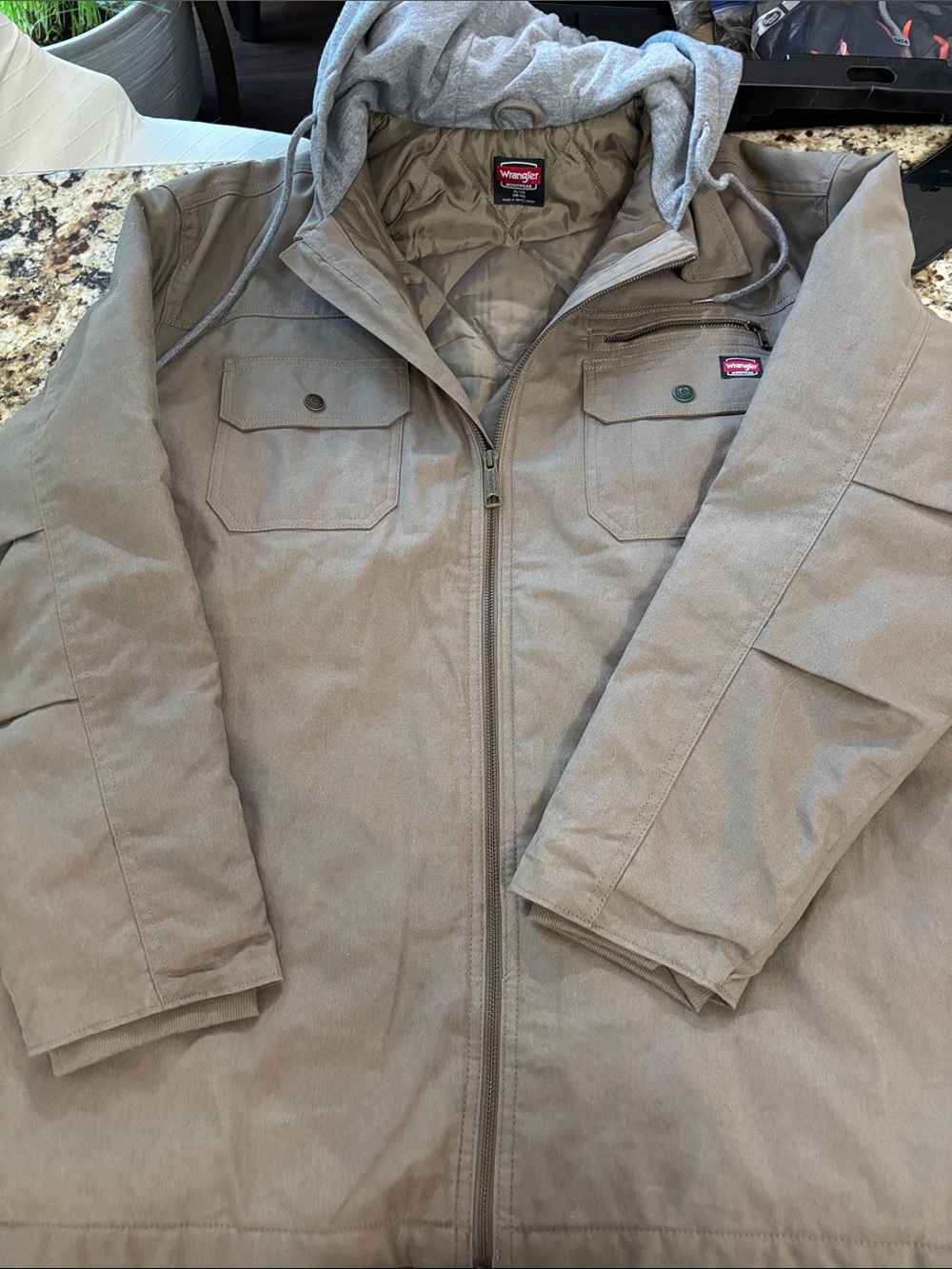 Wrangler Hooded Field Jacket in Light Tan